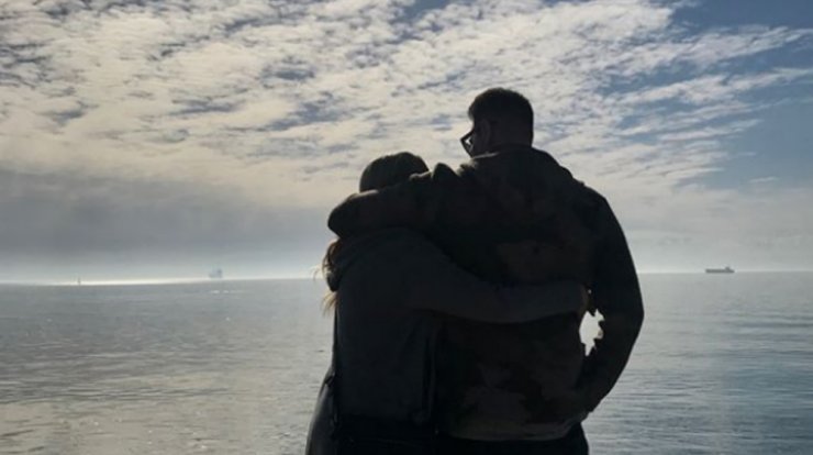 Κύπρια παρουσιάστρια λίγες ώρες πριν παντρευτεί τον άντρα της ζωής της μας δείχνει τη γαμήλια διακόσμηση στο σπίτι της!