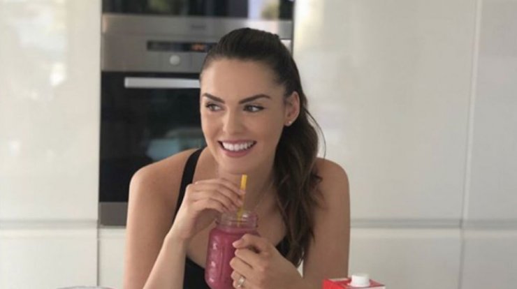 Κρίστη Αγαπίου: Δείτε την στο γυμναστήριο να ταΐζει τη μικρή Ελύσια!