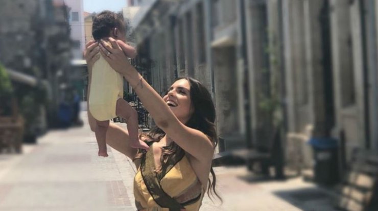 Κρίστη Αγαπίου: Ποζάρει με μπικίνι και αποκαλύπτει πόσα κιλά έχασε έξι εβδομάδες μετά τη γέννηση της κόρης της!