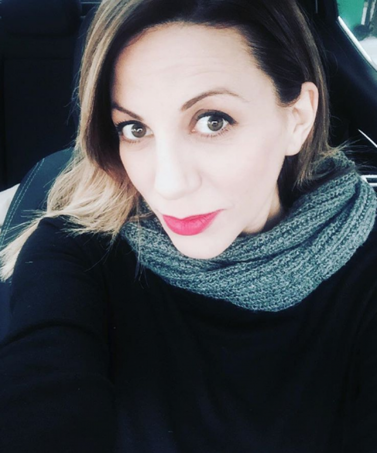 Κατερίνα Αγαπητού: Ποζάρει μπροστά στον καθρέφτη και μας δείχνει πόσο φούσκωσε η κοιλιά της!