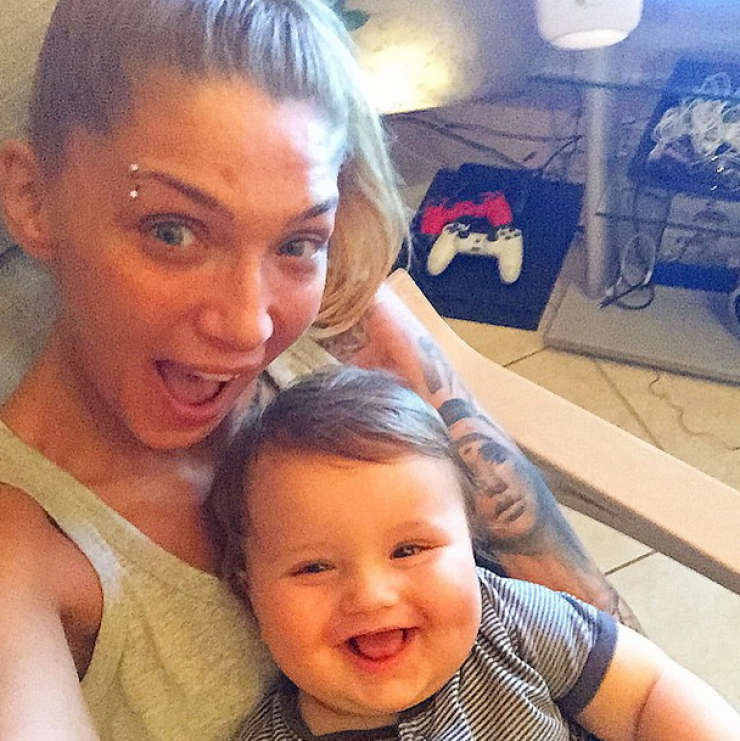 Δείτε τα πρώτα βήματα του γιου της Αγγελικής Ηλιάδη!