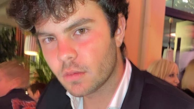 Άγγελος Λάτσιος: Ευχήθηκε στην αδερφή του με μία εικόνα από το παρελθόν!