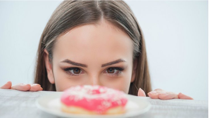 11 αιτίες που δεν μπορείς να σταματήσεις να τρως