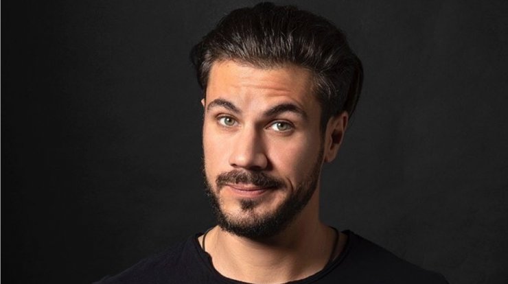 Άκης Πετρετζίκης: Το πάρτι που διοργάνωσε για τον πρώτο μήνα ζωής του γιου του [εικόνες & βίντεο]