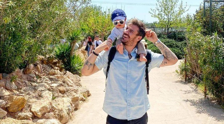 Άκης Πετρετζίκης: Σε αυτό το άθλημα προπονεί τον γιο του, Αχιλλέα [βίντεο]