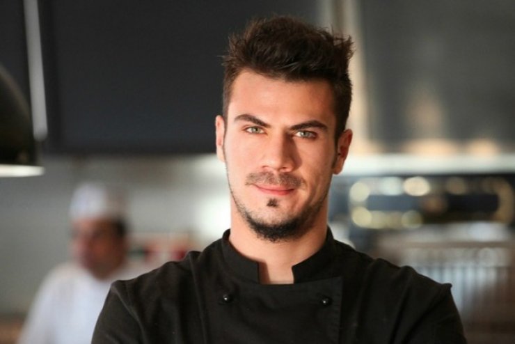 Άκης Πετρετζίκης: Η ερώτηση που τον έφερε σε άσχημη θέση on air