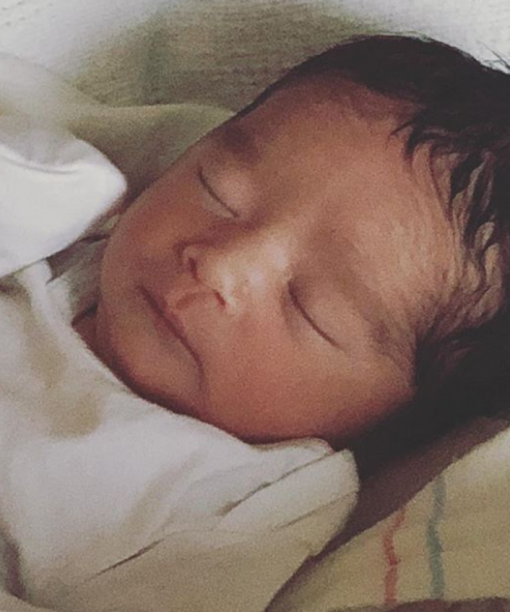 Αυτή είναι η πρώτη φωτογραφία του νεογέννητου γιου πασίγνωστης ηθοποιού!