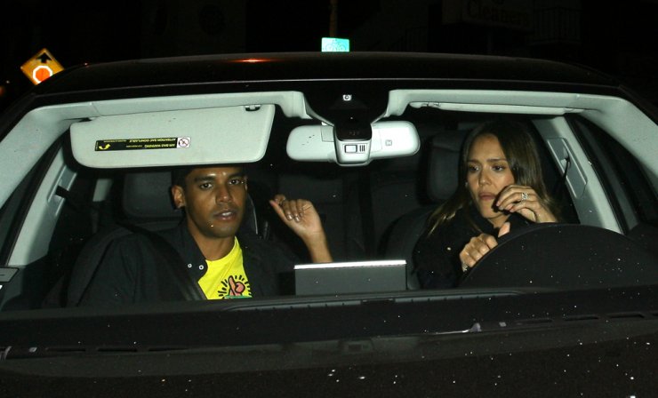 Άντρας-μυστήριο με την Jessica Alba [εικόνες]