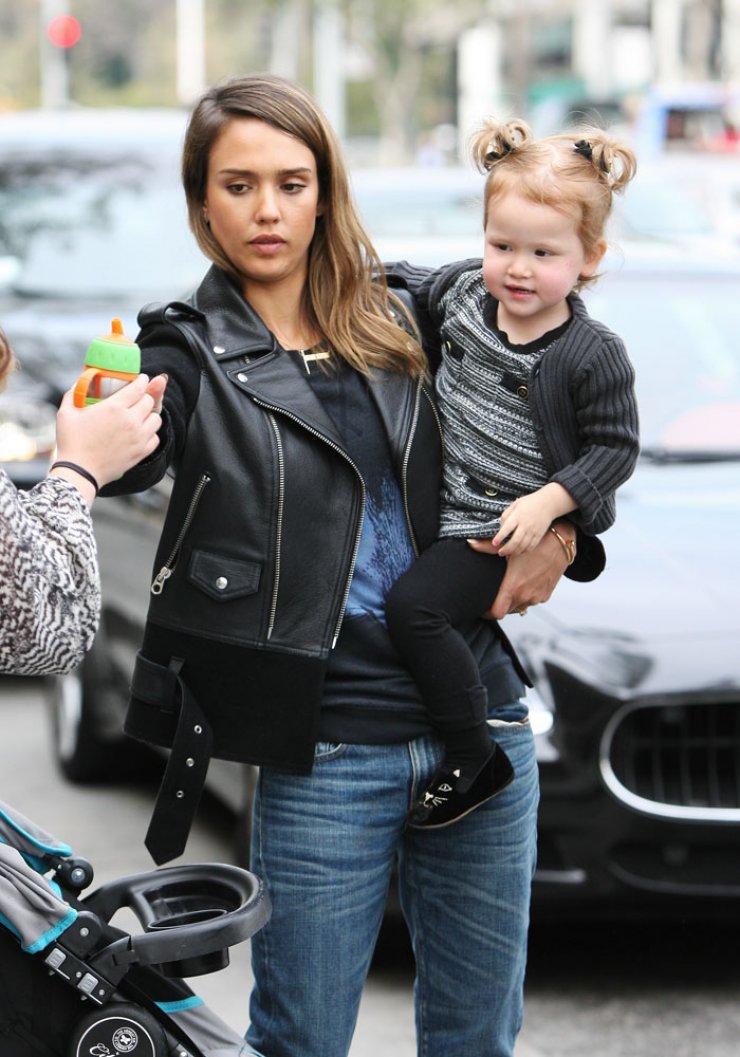 Jessica Alba: Η πιο γλυκιά μανούλα