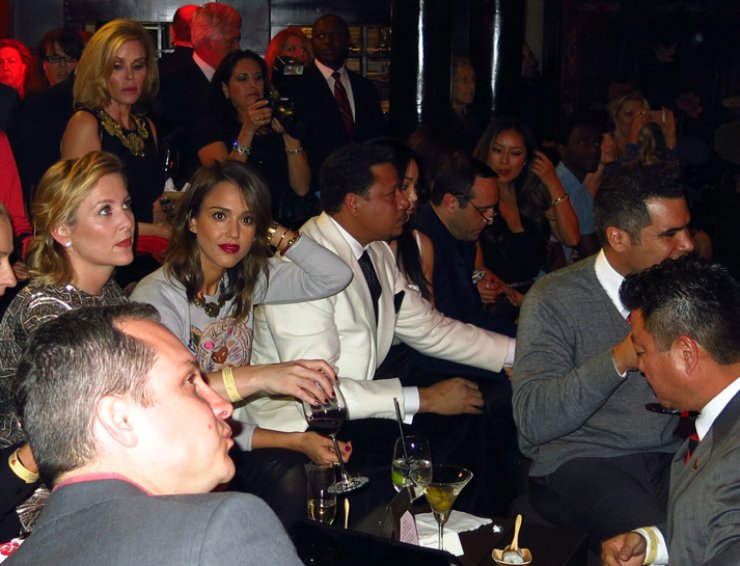 H Jessica Alba γιόρτασε τη χρονιά του…αλόγου [φωτογραφίες]