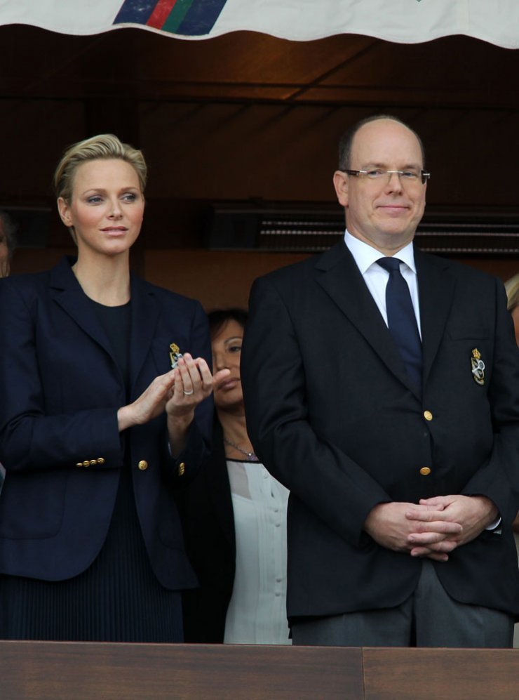 Πυρ και μανία ο Πρίγκιπας Αλβέρτος με τις φωτογραφίες της συζύγου του πλάι στον εραστή της!