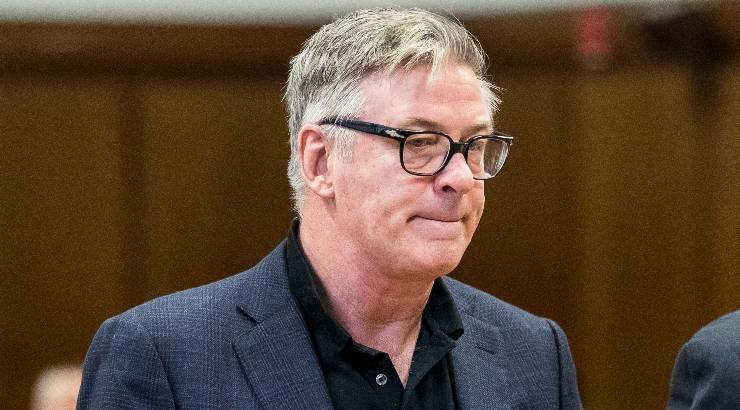 Alec Baldwin: Αγωγή σε βάρος του καθώς το σενάριο δεν προέβλεπε πυροβολισμό!