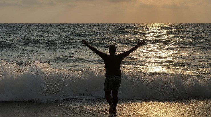 Γνωστός Κύπριος τραγουδιστής εξομολογείται πως αποκάλυψε στους γονείς του τη σεξουαλική του ταυτότητα