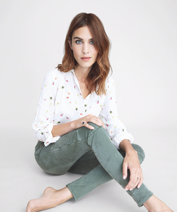 Η Alexa Chung αναλαμβάνει ρόλο έκπληξη για χάρη του Tommy Hilfiger