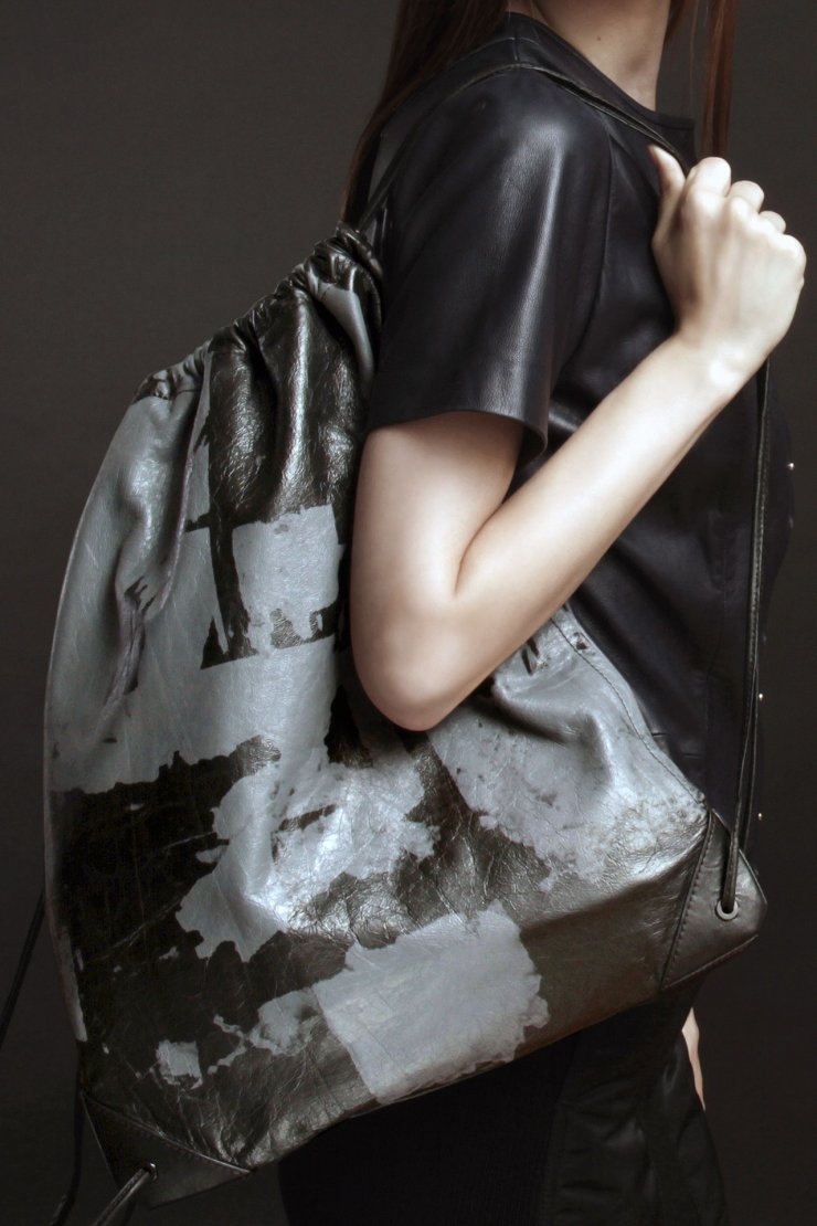 Ποιος σχεδίασε αυτή τη τσάντα; 