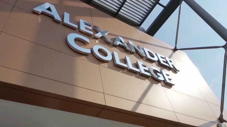 Με εξ αποστάσεως μαθήματα συνεχίζει το χειμερινό εξάμηνο το Alexander College