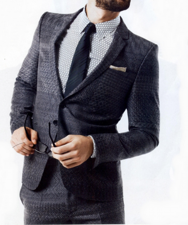 Παρουσιαστής στην κυπριακή τηλεόραση αποκαλύπτει: “Μαγειρεύω ημίγυμνος”