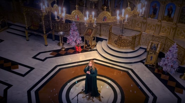 Ο ύμνος από την Αλέξια που αγαλλιάζει τη ψυχή ανήμερα των Χριστουγέννων! [βίντεο]