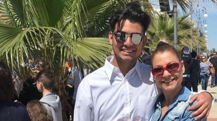 Αλεξία Αναστασίου: Έκοψε τα μαλλιά του γιου της ενώ εκείνος κοιμόταν! [βίντεο]