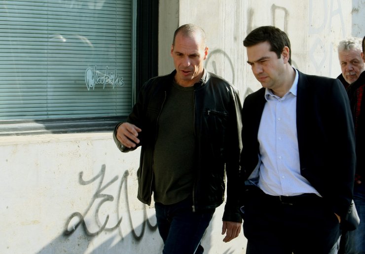 Πώς ο Τσίπρας έσωσε τον Βαρουφάκη από… ατύχημα