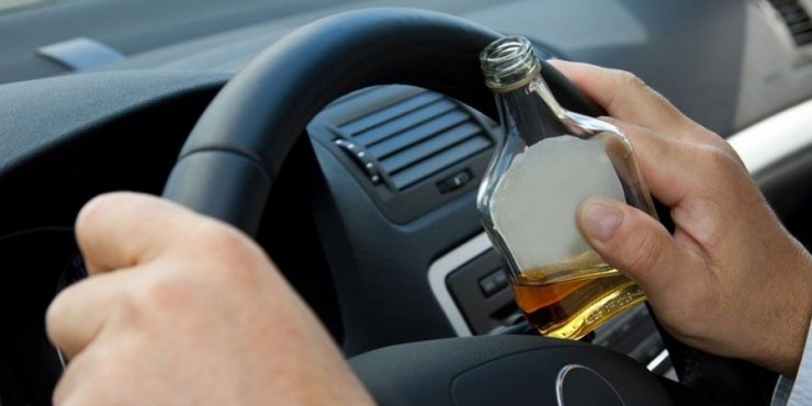 Με νόμο στα 9mg το όριο αλκοόλ σε κατηγορίες οδηγών