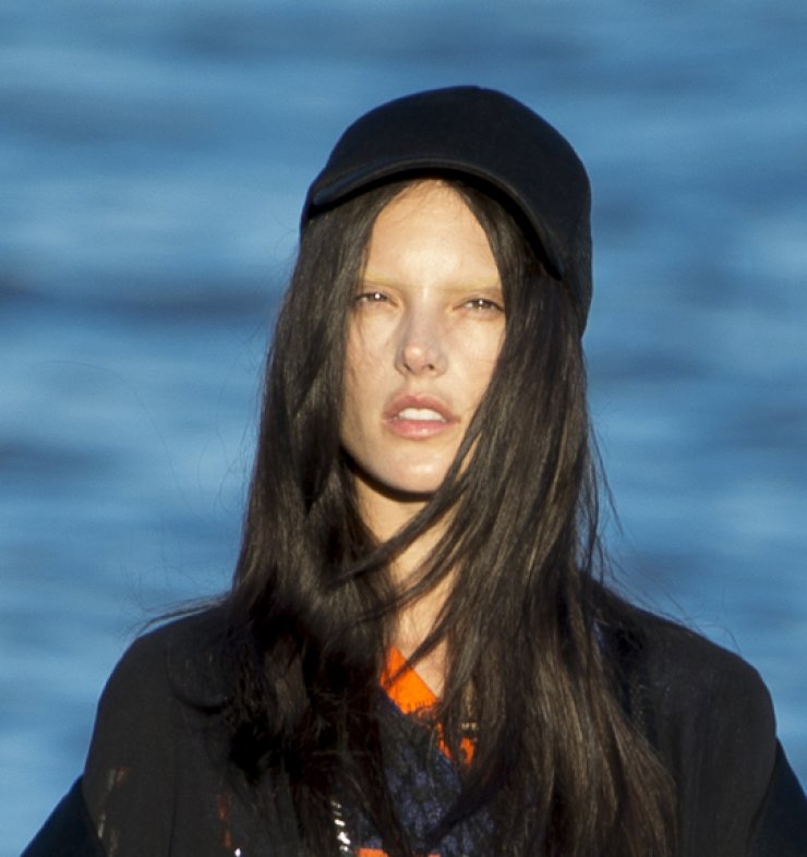 Δείτε την Alessandra Ambrosio έτσι όπως δεν την έχετε ξαναδεί