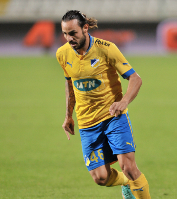 Το πιο περίεργο στιλ που έχουμε δει ποτέ από τον Στάθη Αλωνεύτη!