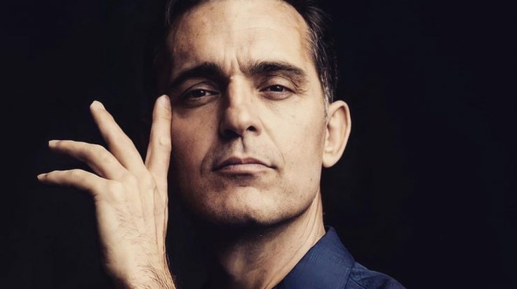 Pedro Alonso: Ο "κακός" του "La casa de Papel" κάνει διακοπές στη Μήλο! [εικόνες]