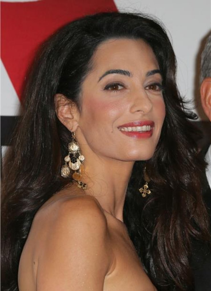 Η πρόβα νυφικού της Αμάλ από τη Λέιμποβιτς 