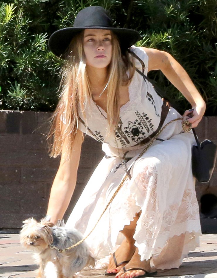 Πρώτη εμφάνιση της Amber Heard μετά και τη δημοσιοποίηση του σέξυ video της [εικόνες]