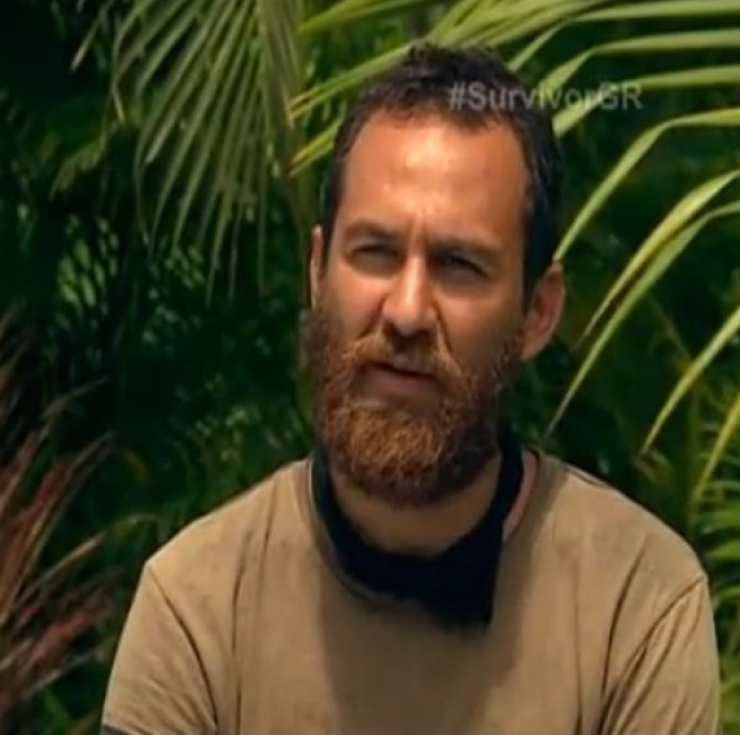 Τι συμβαίνει με τον Αναγνωστόπουλο: "Φεύγω περήφανα και με ψηλά το κεφάλι" [βίντεο]