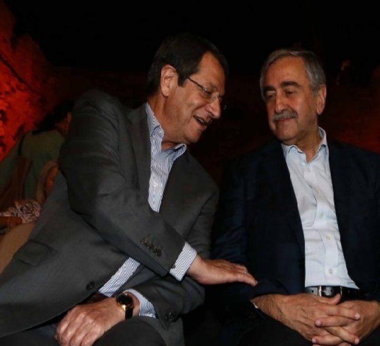 Μηνύματα ενότητας απο Αναστάσιάδη και Ακιντζί στην Αμμόχωστο