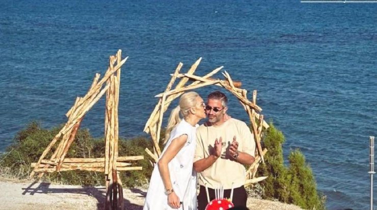 Άντια Στυλιανού: Το πάρτι για τα 40χρονα του συντρόφου της δίπλα στη θάλασσα [εικόνες & βίντεο]