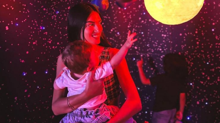 Άντρεα Κυριάκου: Τα τρυφερά στιγμιότυπα των δύο παιδιών της, Λαμπρινού και Μαρίλιας [βίντεο]