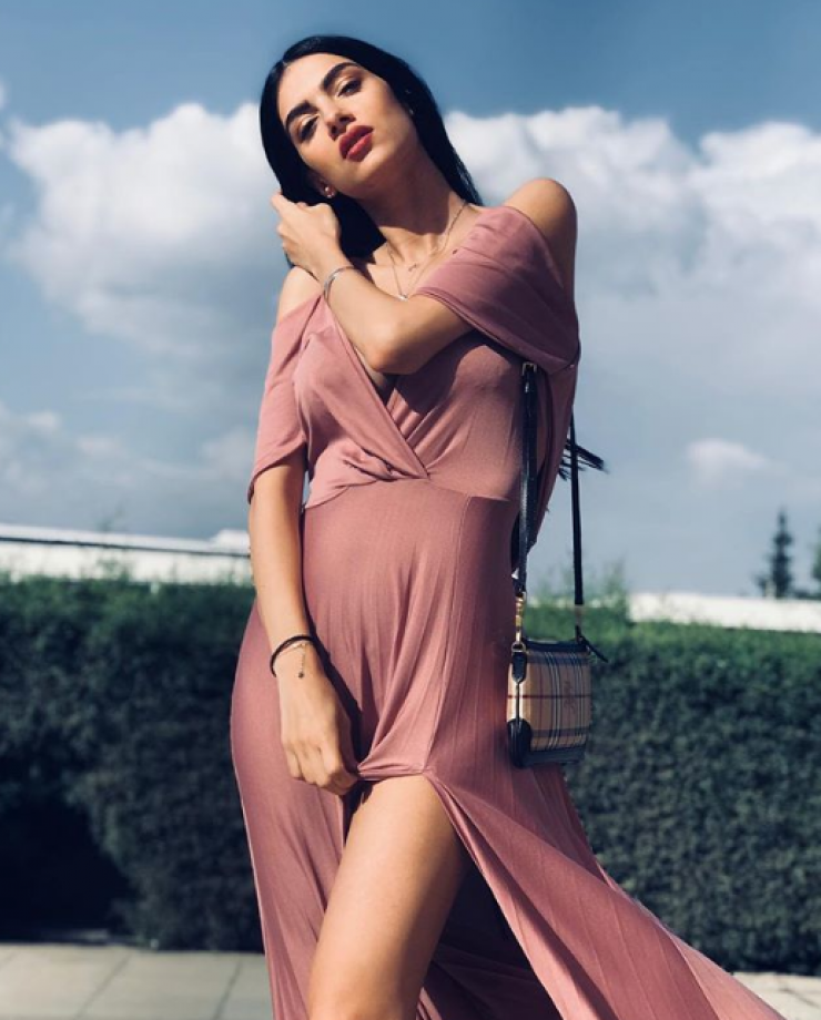 Άντρεα Κυριάκου: Έκανε πασαρέλα στον έκτο μήνα της εγκυμοσύνης της!