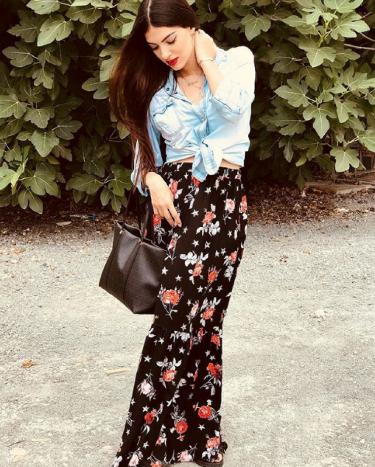 Η Άντρεα Κυριάκου χαϊδεύει τη φουσκωμένη της κοιλίτσα και “λιώνει” το timeline μας!