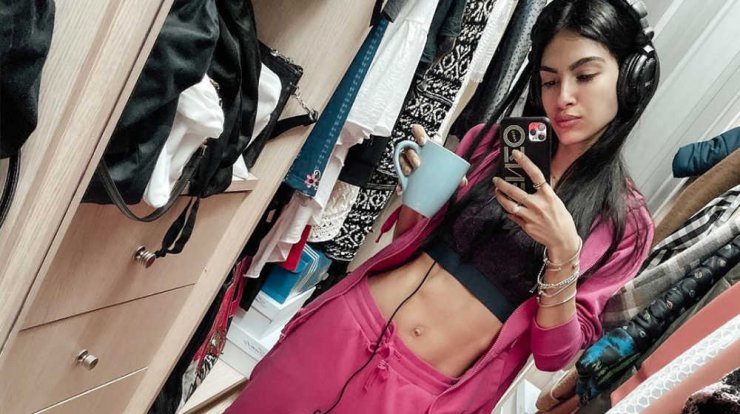 Άντρεα Κυριάκου: Ο μικρός Λαμπρινός φόρεσε τις μπότες της μαμάς του [βίντεο]