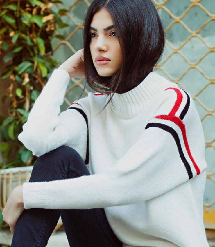 Άντρεα Κυριάκου: Δείτε την στο σπίτι της να βλέπει χριστουγεννιάτικη ταινία αγκαλιά με τον…