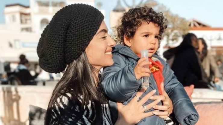 Άντρεα Κυριάκου: Ντύθηκε το ίδιο με τον μικρό Λαμπρινό και ξετρελαθήκαμε! [εικόνες]