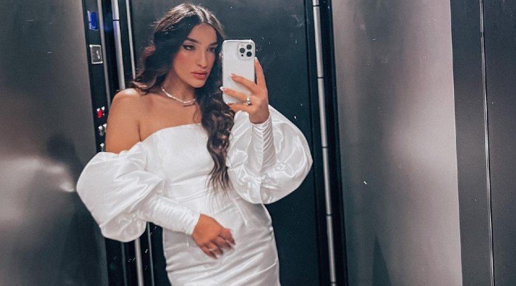 Άντρεα Νικολάου – Παναγή: Θα παντρευτεί με τρεις κουμπάρες στο πλευρό της!