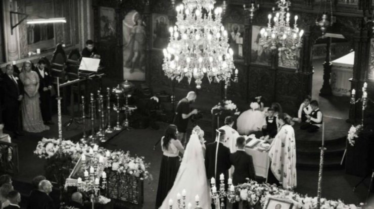 Ζευγάρι της κοσμικής ζωής του νησιού μας ένα χρόνο μετά τον γάμο τους ανακοίνωσαν πως περιμένουν το πρώτο τους μωρό!