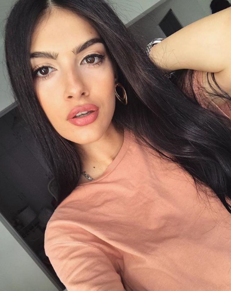 Άντρεα Κυριάκου: Με νέο hair look λίγο πριν γεννήσει!
