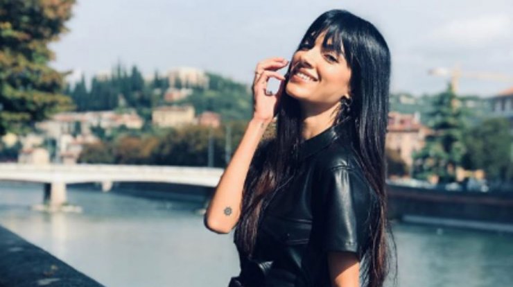 Άντρεα Κυριάκου: Βραδινή έξοδος με τον γιο της Λαμπρινό [βίντεο] 