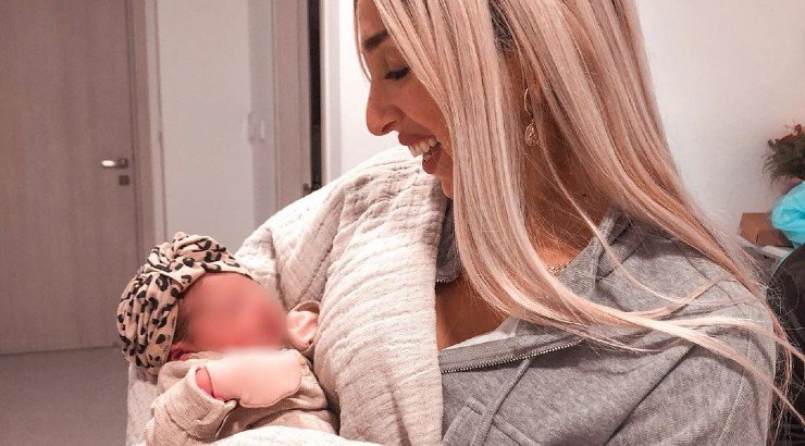 Ανδρεάνα Φραγκούδη: Η συγκινητική εικόνα με τη βαφτιστήρα της!
