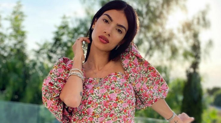 Η Άντρεα Κυριάκου αναβάθμισε το basic κομμάτι της γυναικείας γκαρνταρόμπας