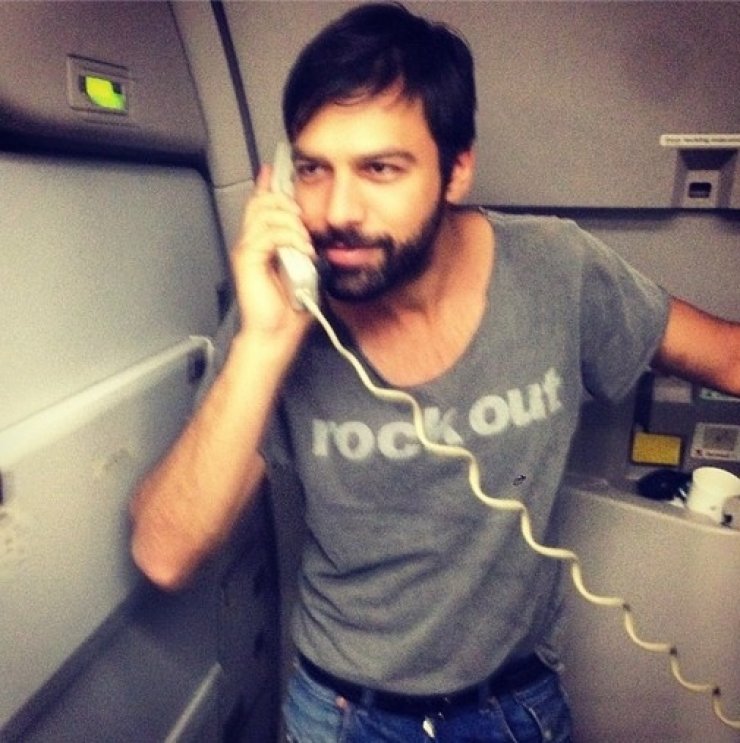 Ανδρέας Γεωργίου: Γιατί έκανε ανακοίνωση σε αεροσκάφος των Κυπριακών Αερογραμμών;