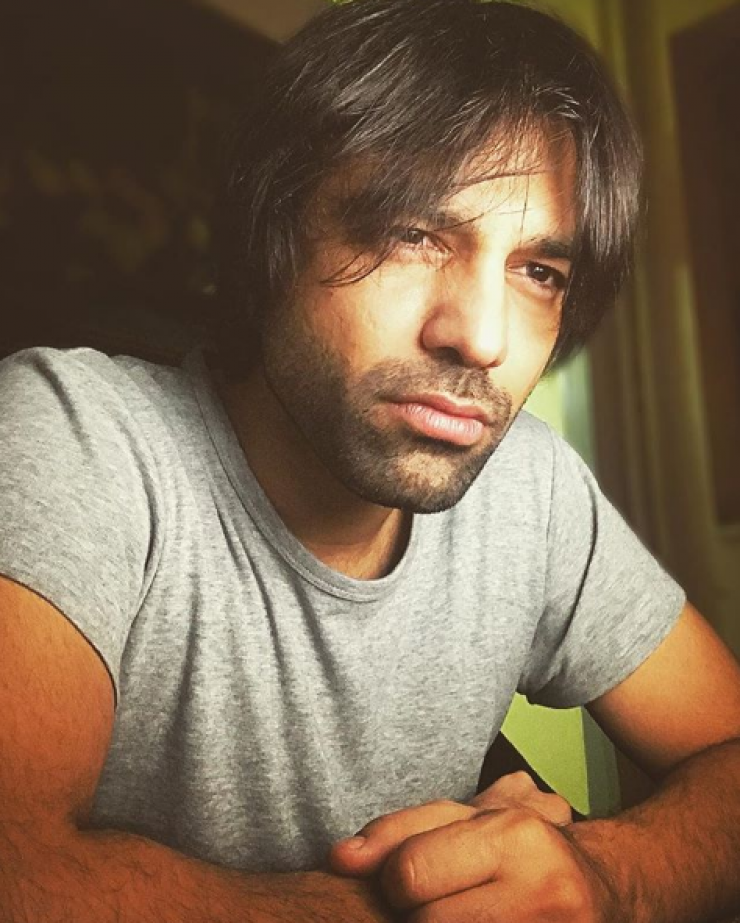 Ανδρέας Γεωργίου: Φωτογραφήθηκε γυμνός και "έριξε" το διαδίκτυο!