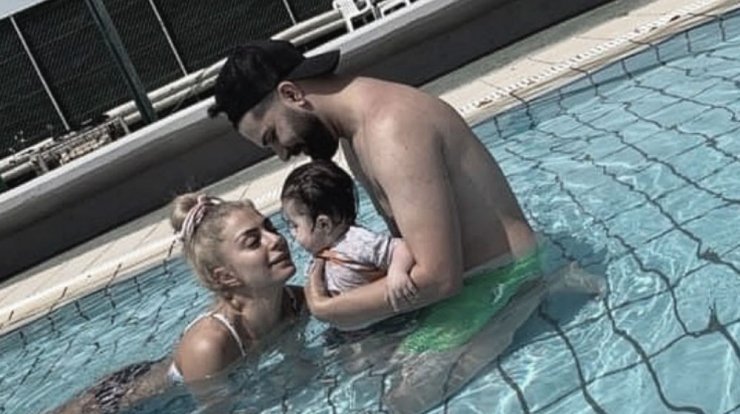 Ανδρέας Λέοντας – Χριστίνα Κονναρή: Βάφτισαν τον γιο τους! [εικόνες]