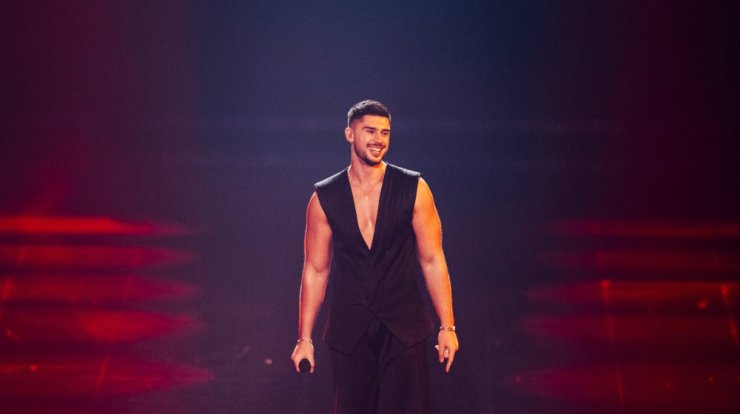 “Eurovision 2023”: "Έβαλε φωτιά" στη σκηνή ο Andrew Lambrou στον μεγάλο τελικό [βίντεο]