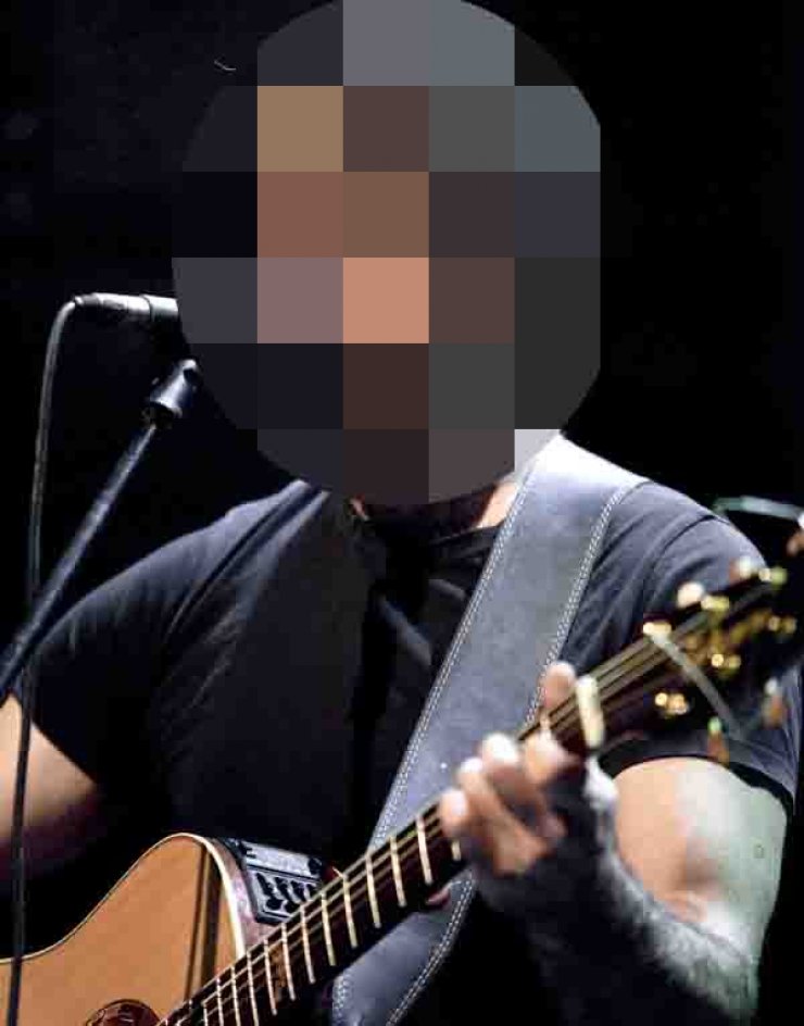 Σοκαριστική αποκάλυψη Έλληνα τραγουδιστή στο facebook: "Πάσχω από καρκίνο στα οστά"